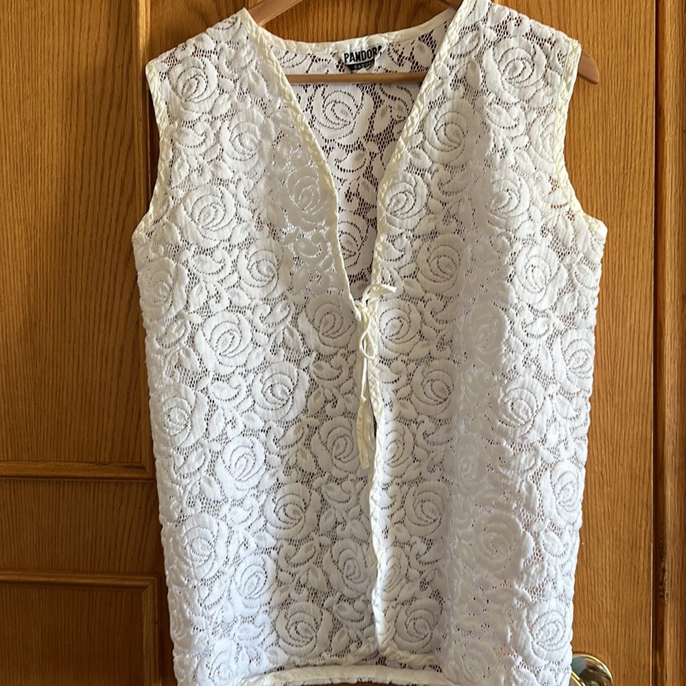 Open weave knit sweater vest vintage